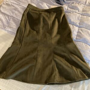 NWT sz2 Elie. Elie Tahari faux suede olive 🫒 green skirt